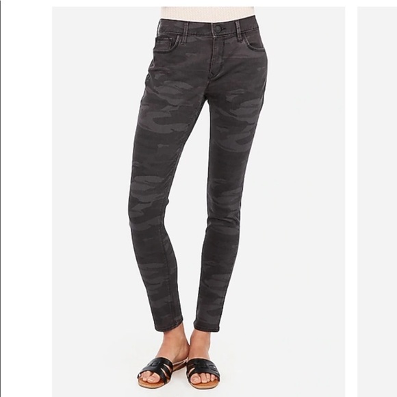 Express Mid Rise Black Camo Legging Jean Jegging Size 12 NWT